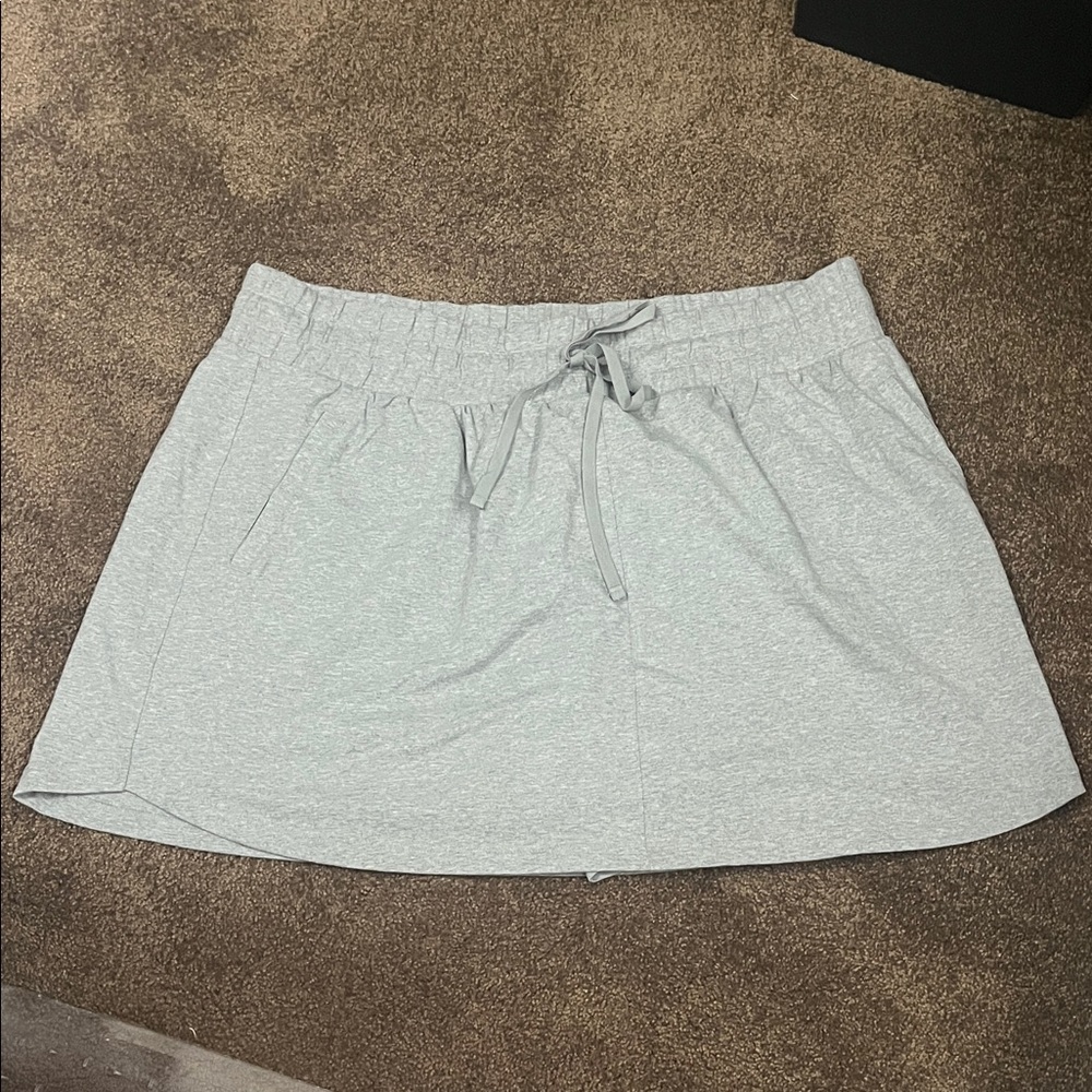 Livi Active Light Gray Drawstring Skort